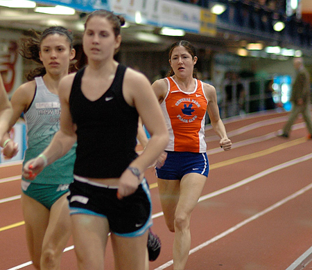 Jill Vollweiler running the 800m.